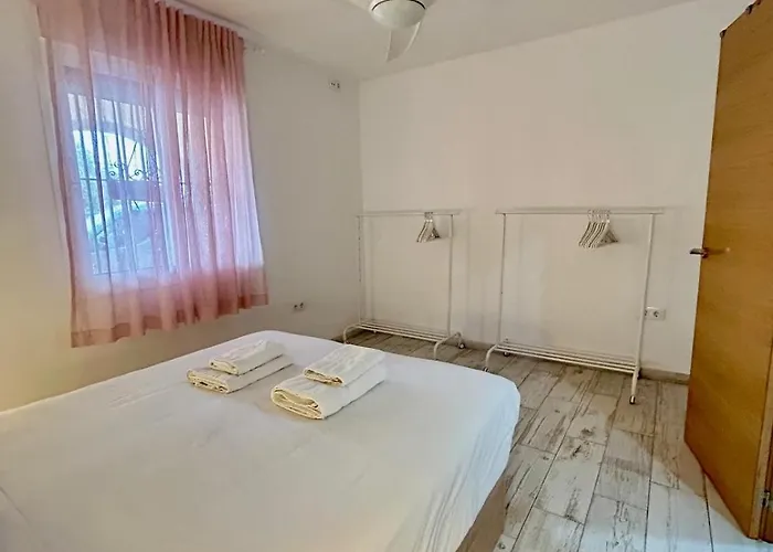 Villa Hispalis De *